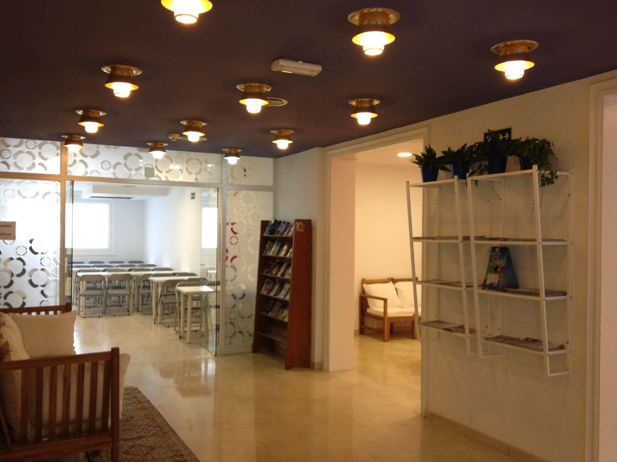Estrella De Mar Youth Hostel Calella Extérieur photo